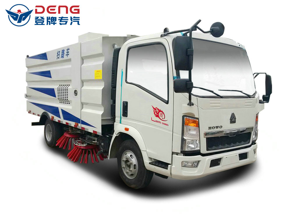 重汽豪沃5方扫路车