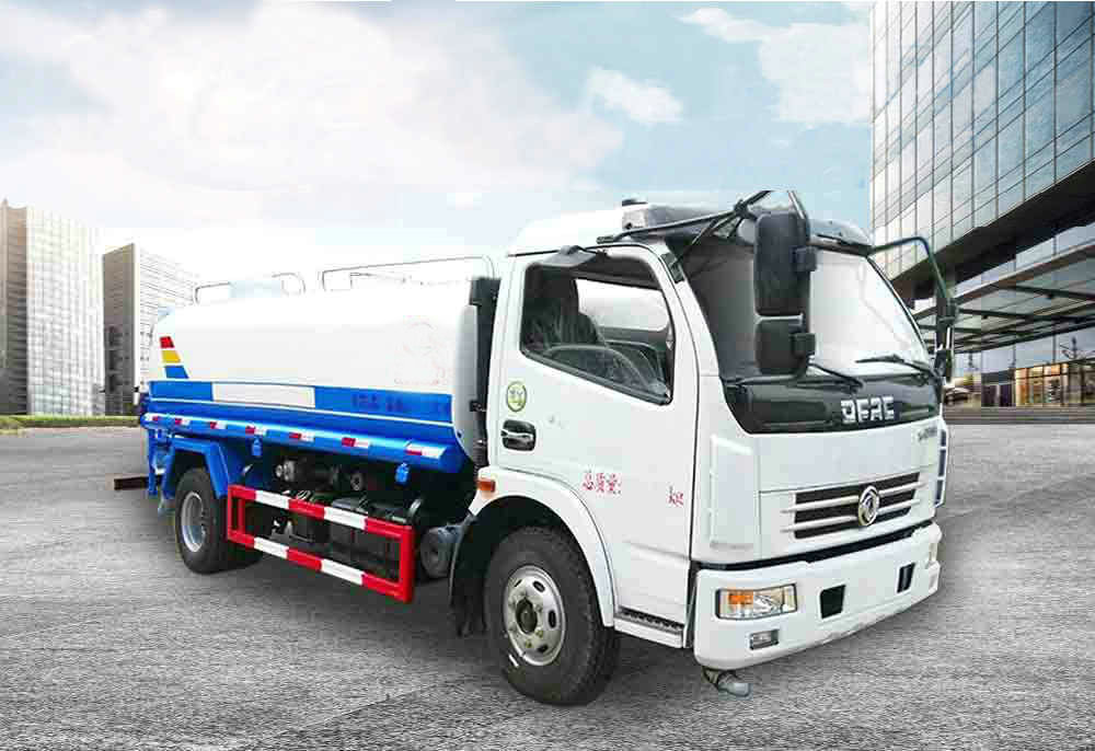 东风8方洒水车_02