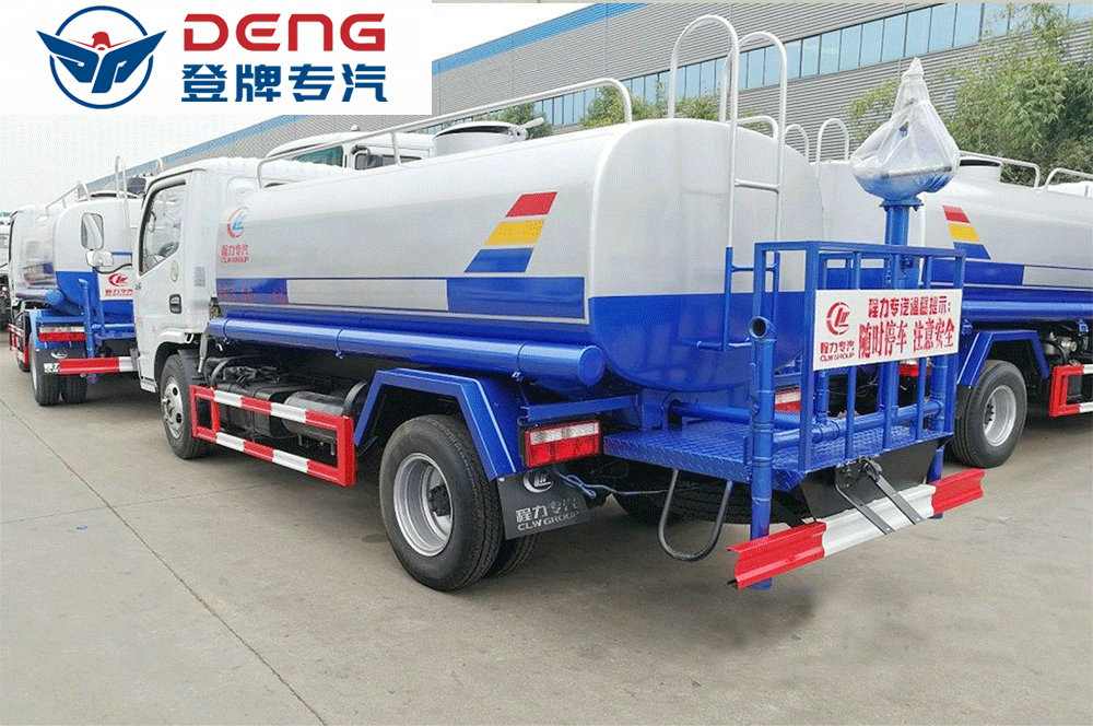 东风5方洒水车01_08