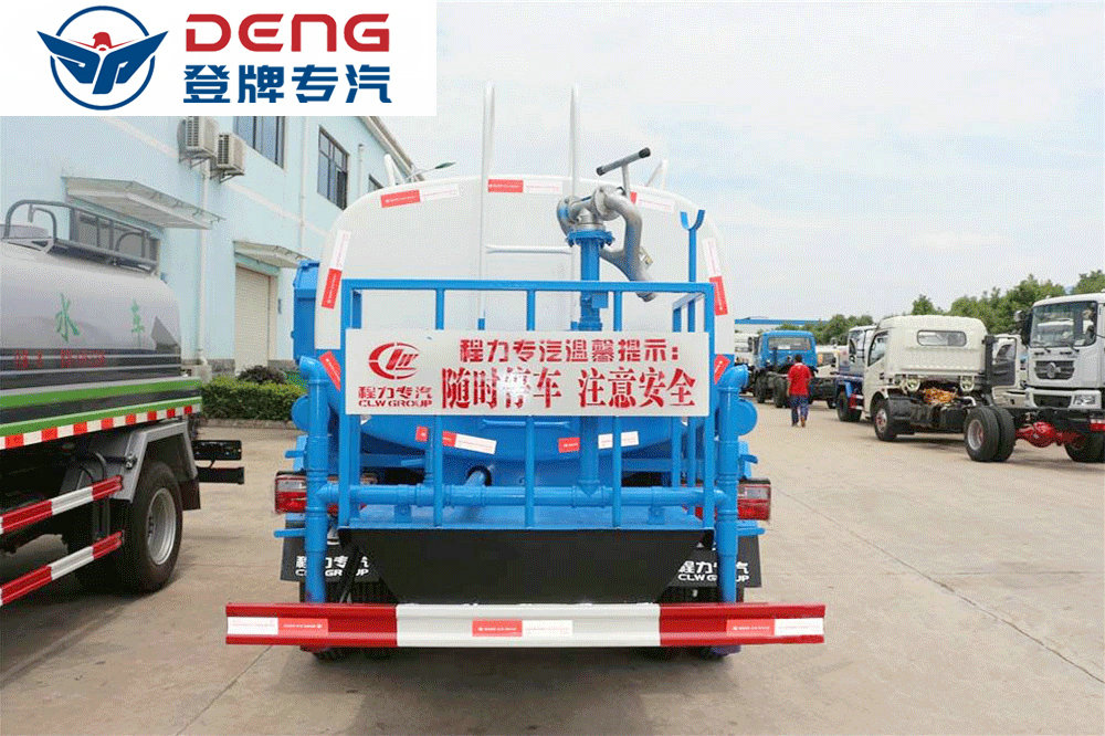 东风5方洒水车01_10