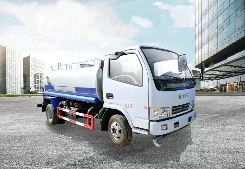 程力5方洒水车