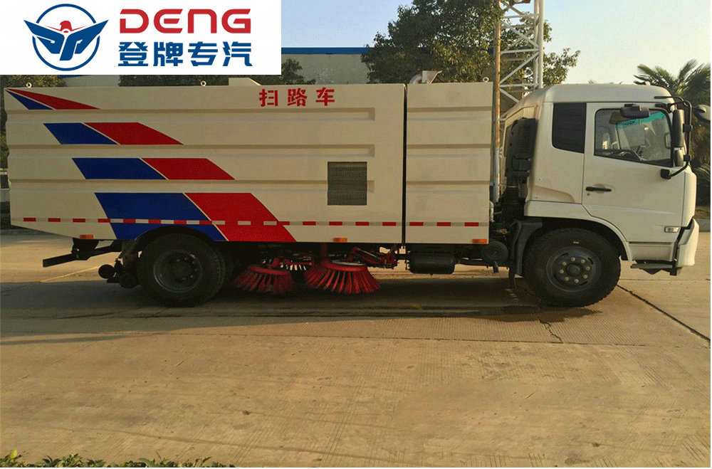 东风天锦12方扫路车_08