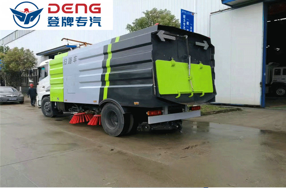 东风天锦12方扫路车_10
