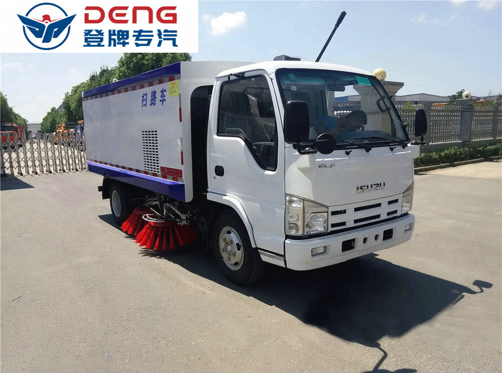 100P五十铃5方扫路车_07