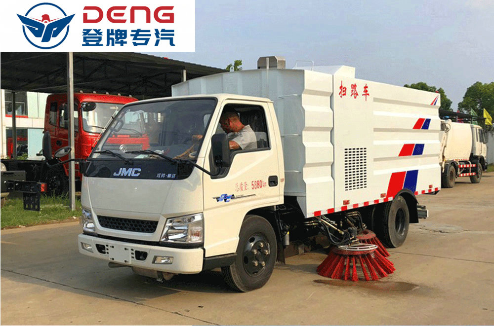 江铃5方扫路车_09