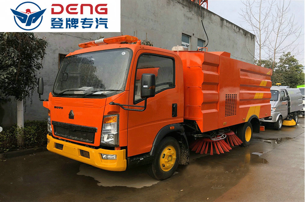 重汽豪沃5方扫路车_10