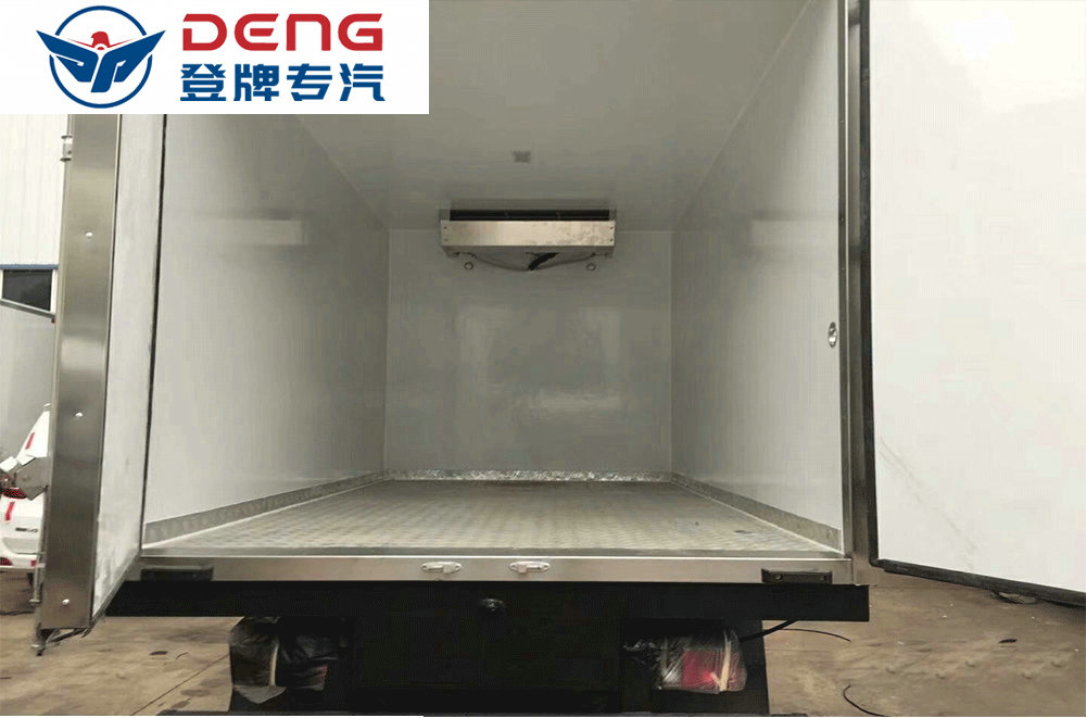 重汽豪沃ZZ5047XLCF341CE145冷藏车_10