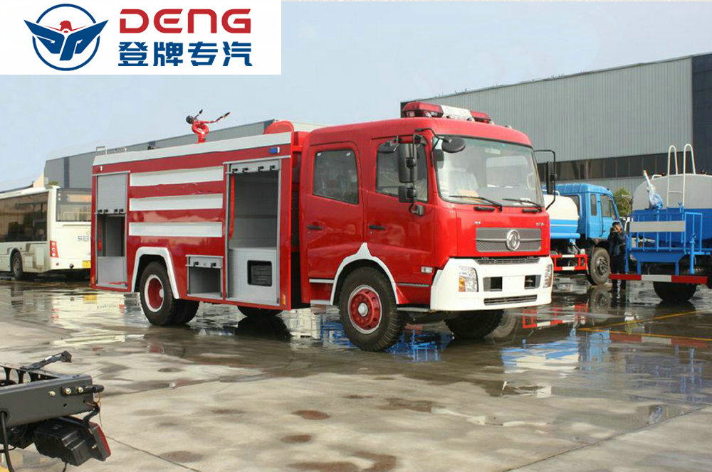 东风天锦泡沫消防车_05