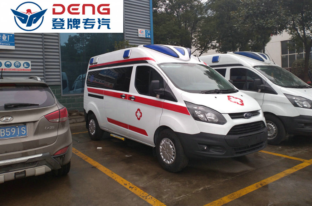 福特全顺救护车_05