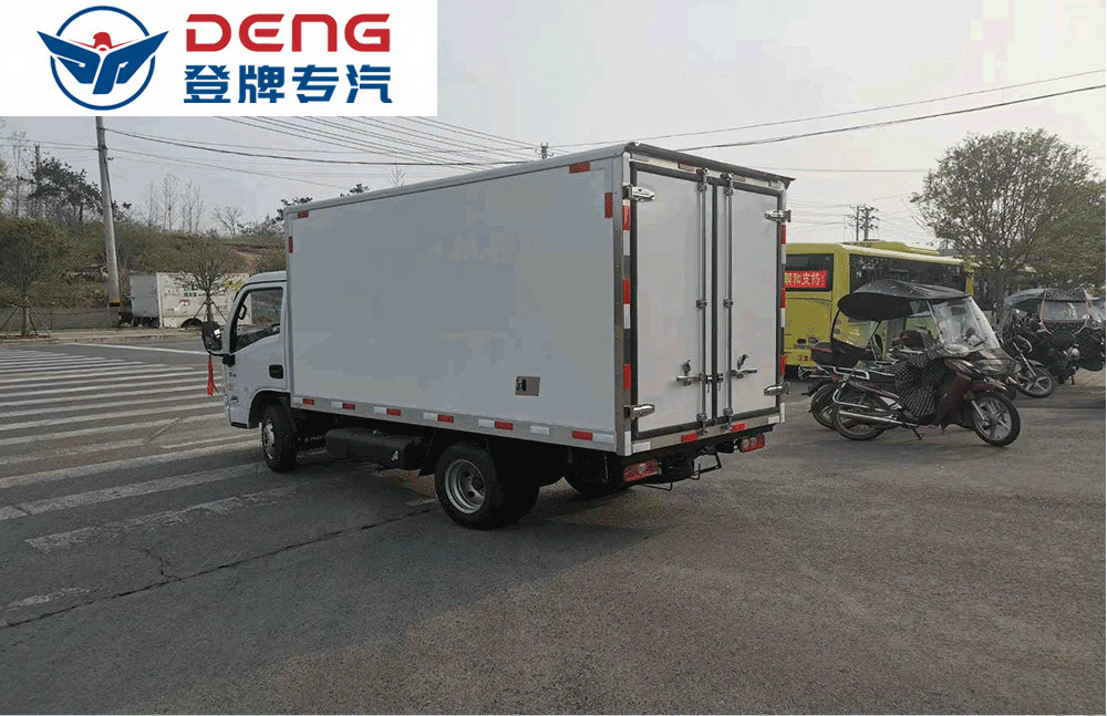 国六上汽跃进小福星冷藏车_10