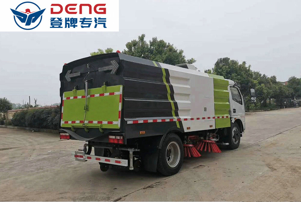 国六东风福瑞卡扫路车_10