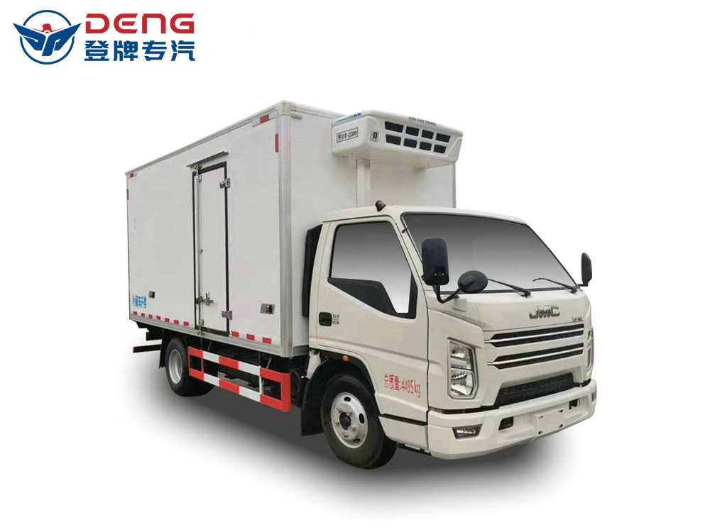 国六江铃130马力宽体冷藏车