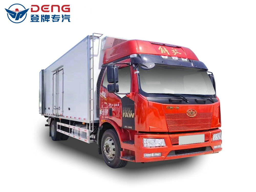 解放J6L高顶双卧6.8米冷藏车
