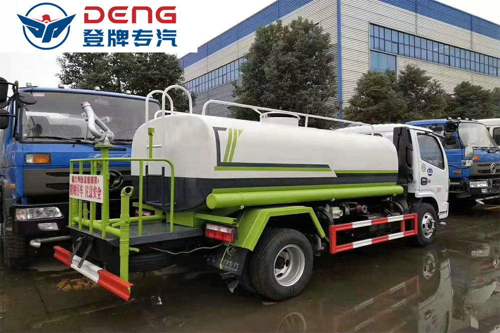国六东风多利卡5方洒水车_07