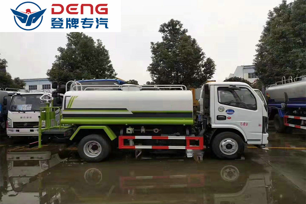 国六东风多利卡5方洒水车_08