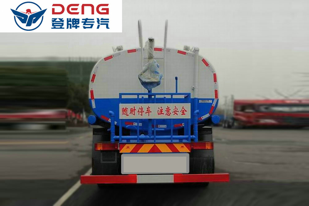 国六柳汽后八轮洒水车_10